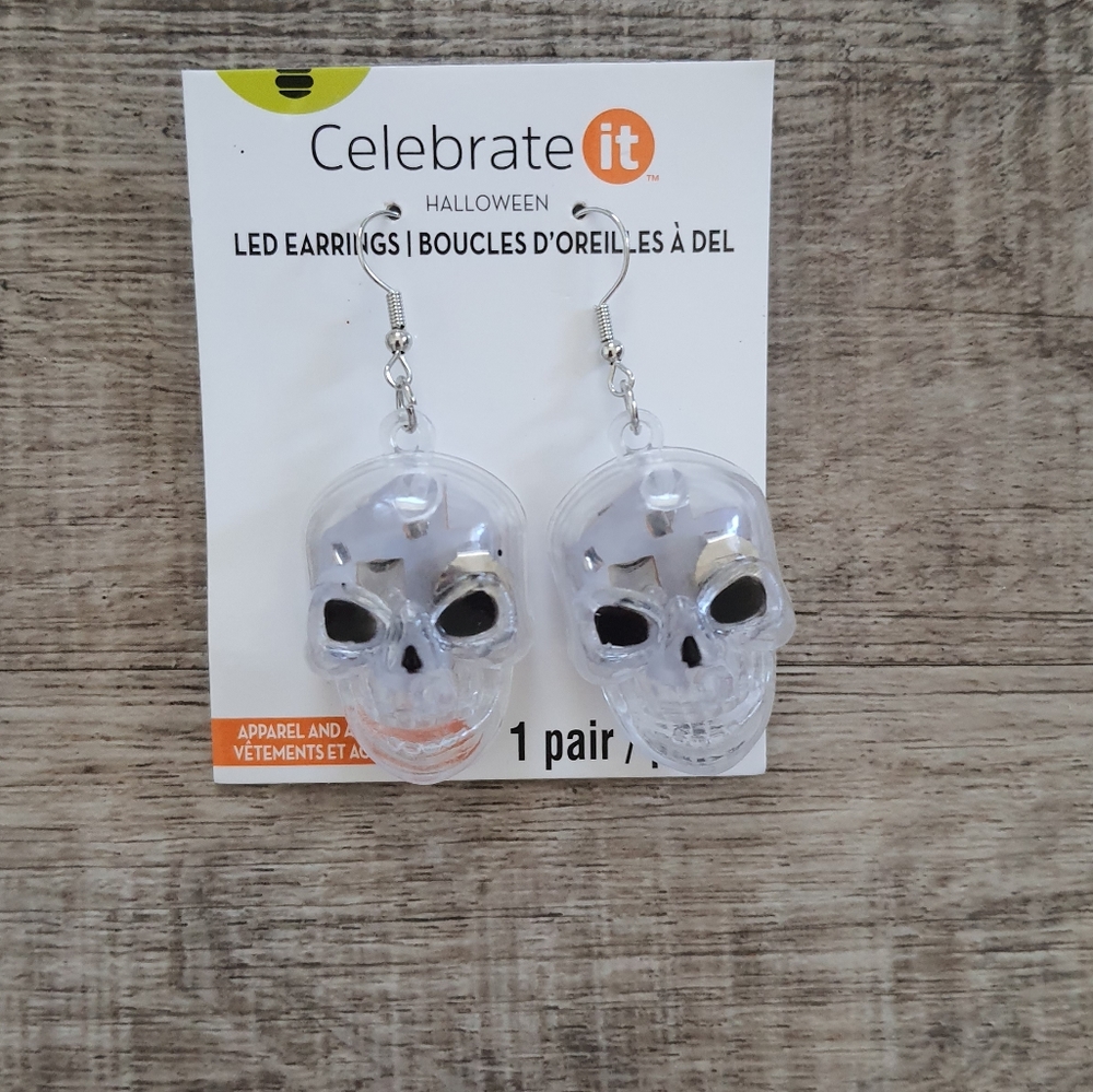 💀 LED Skull Earrings | Light-Up Halloween Jewelry 🎃